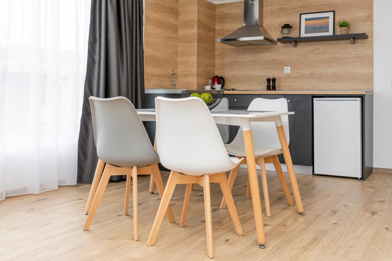 Aparthotel Primorsko Exteriör bild