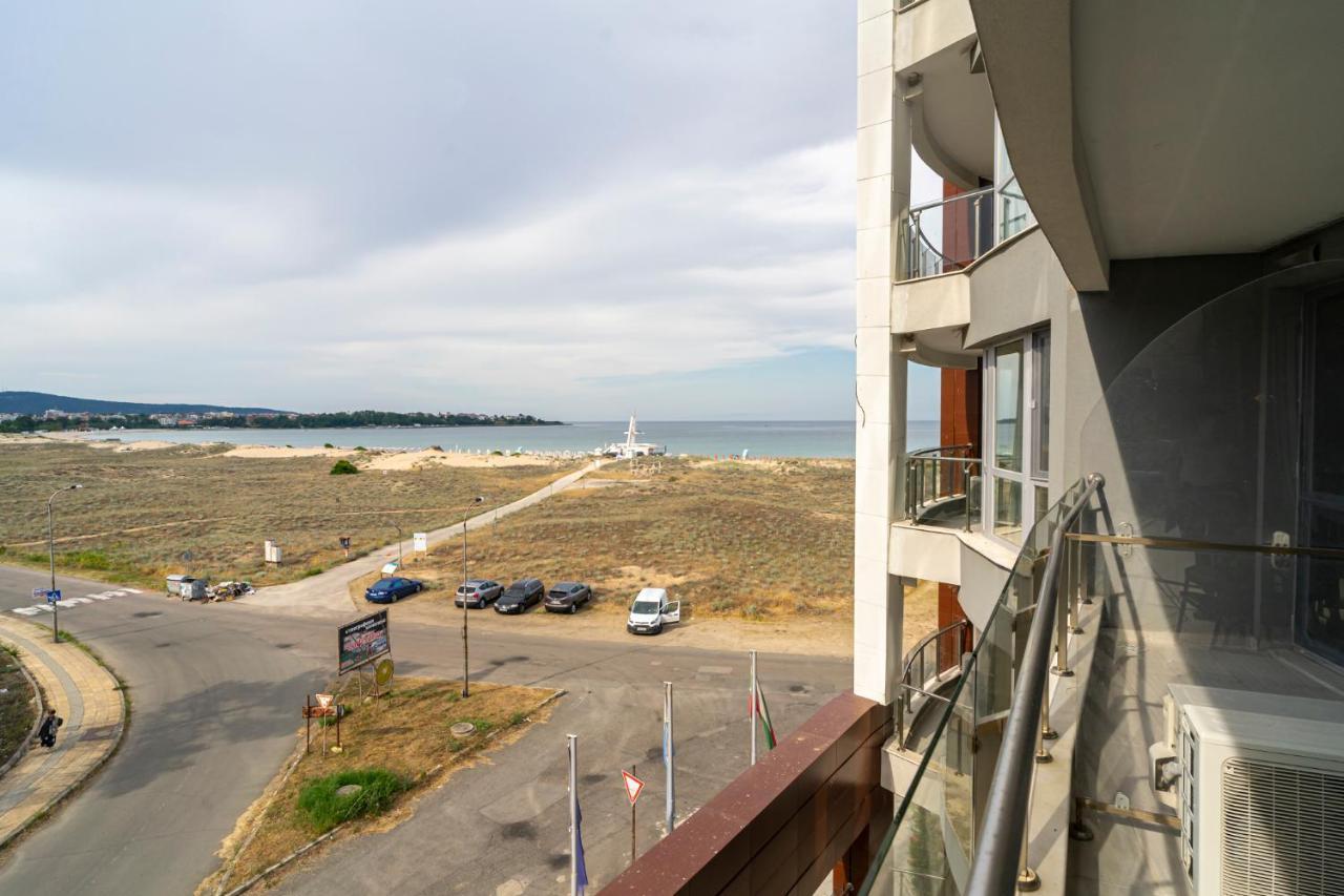 Aparthotel Primorsko Exteriör bild