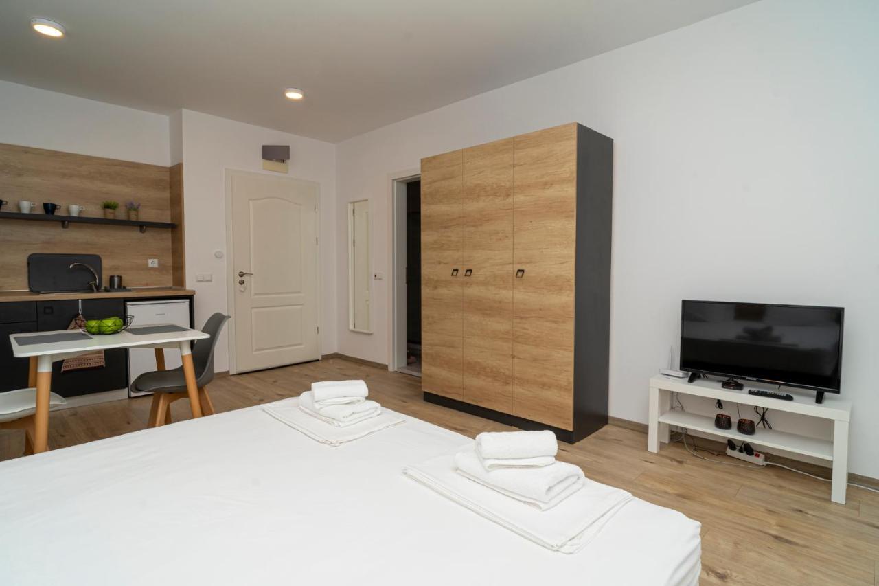 Aparthotel Primorsko Exteriör bild
