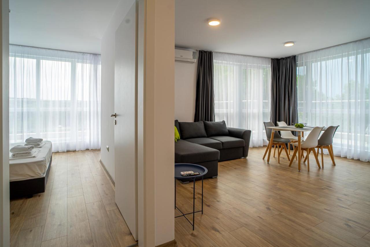 Aparthotel Primorsko Exteriör bild