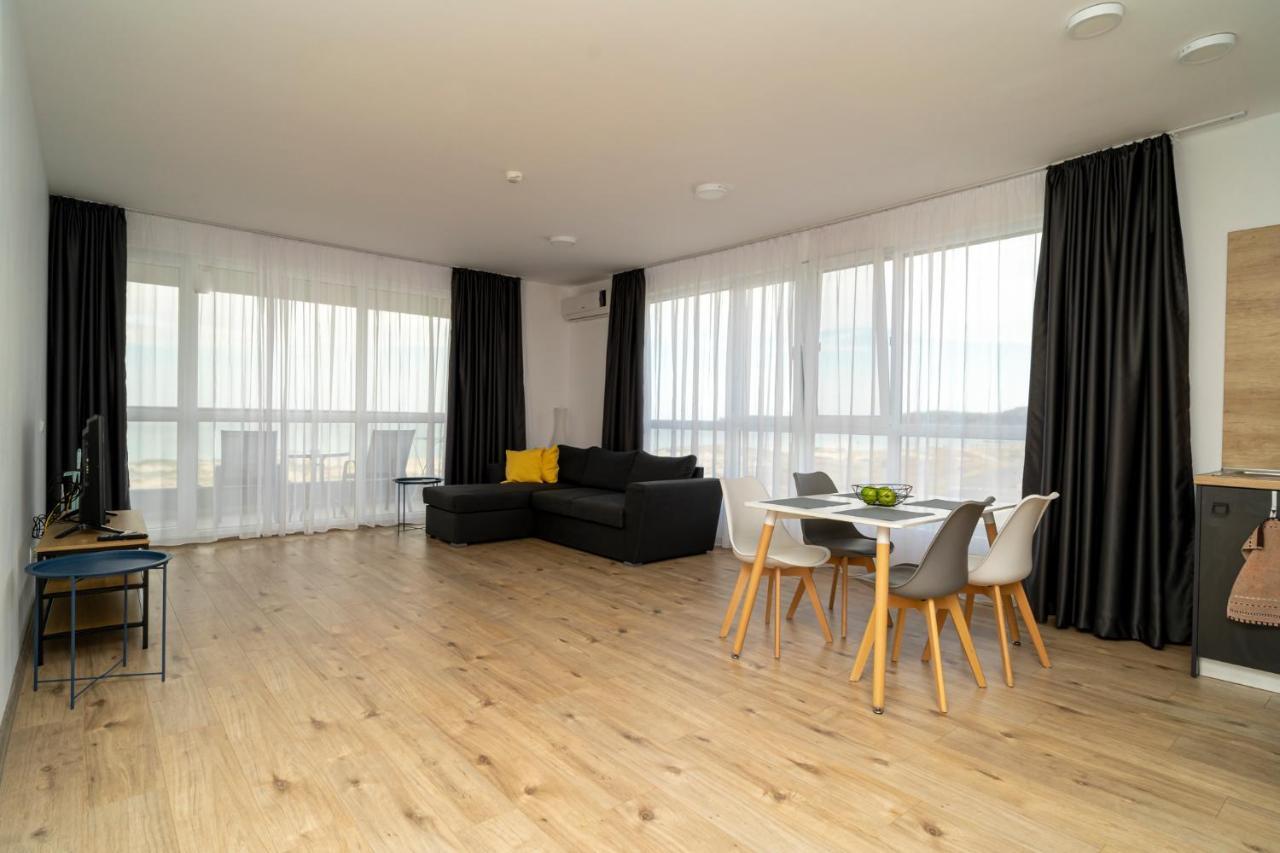 Aparthotel Primorsko Exteriör bild