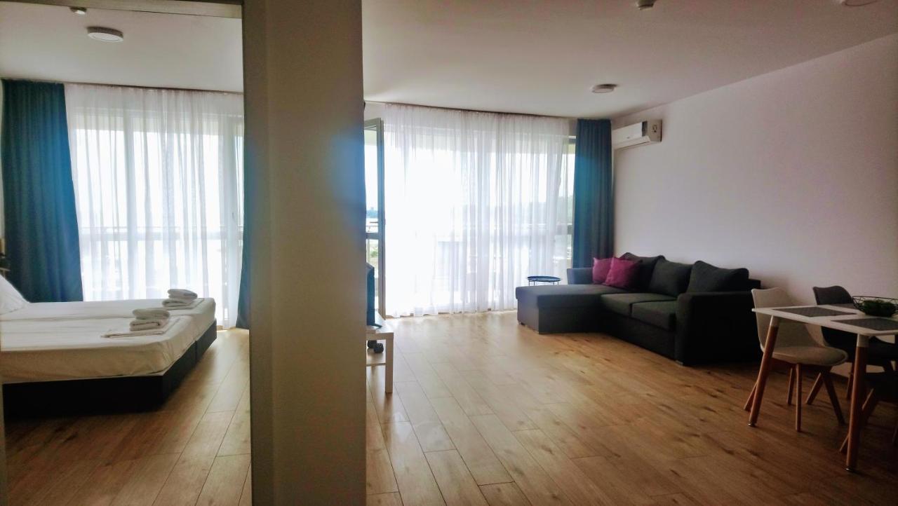 Aparthotel Primorsko Exteriör bild