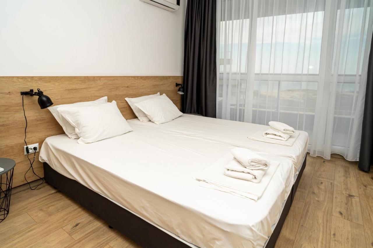 Aparthotel Primorsko Exteriör bild