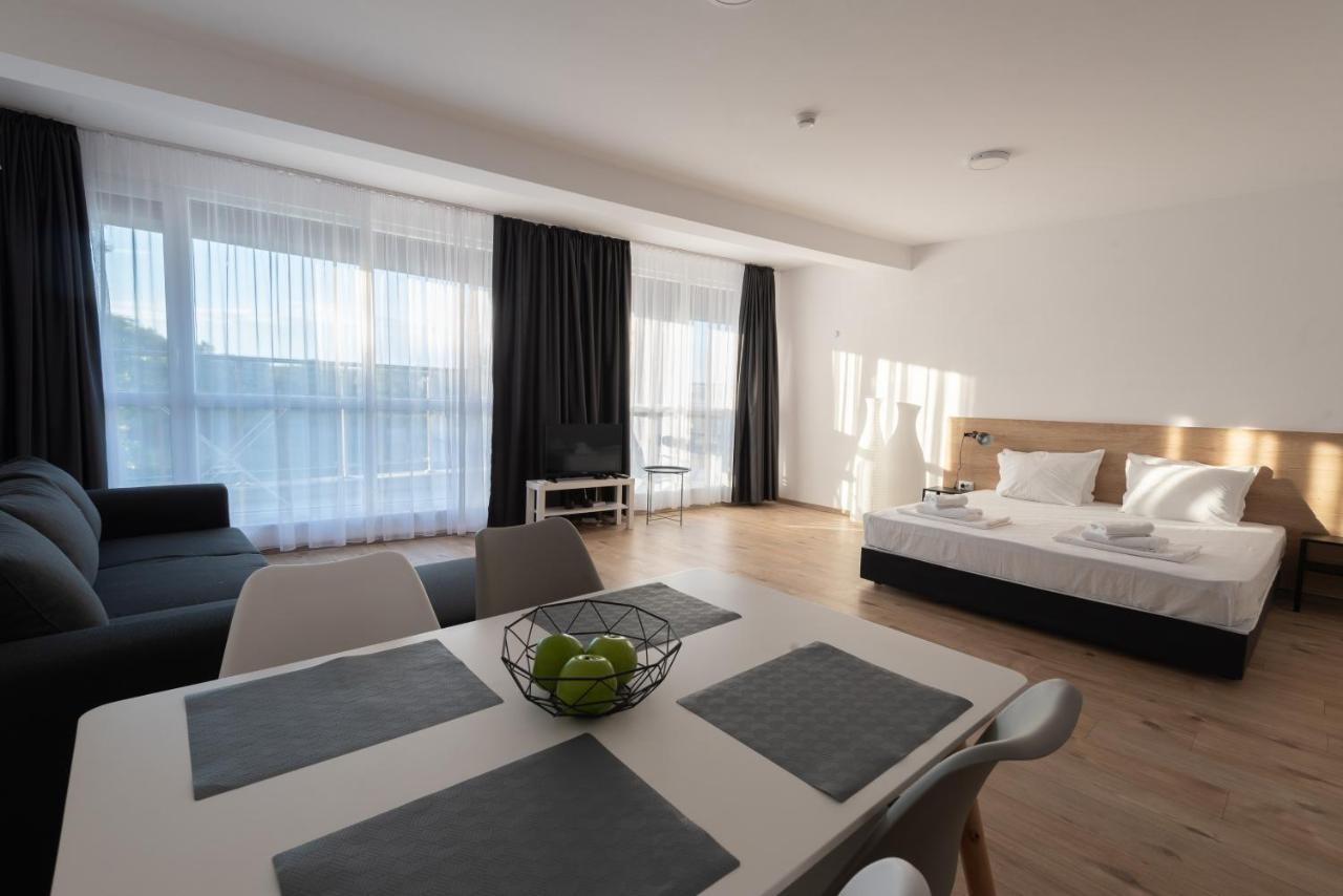 Aparthotel Primorsko Exteriör bild