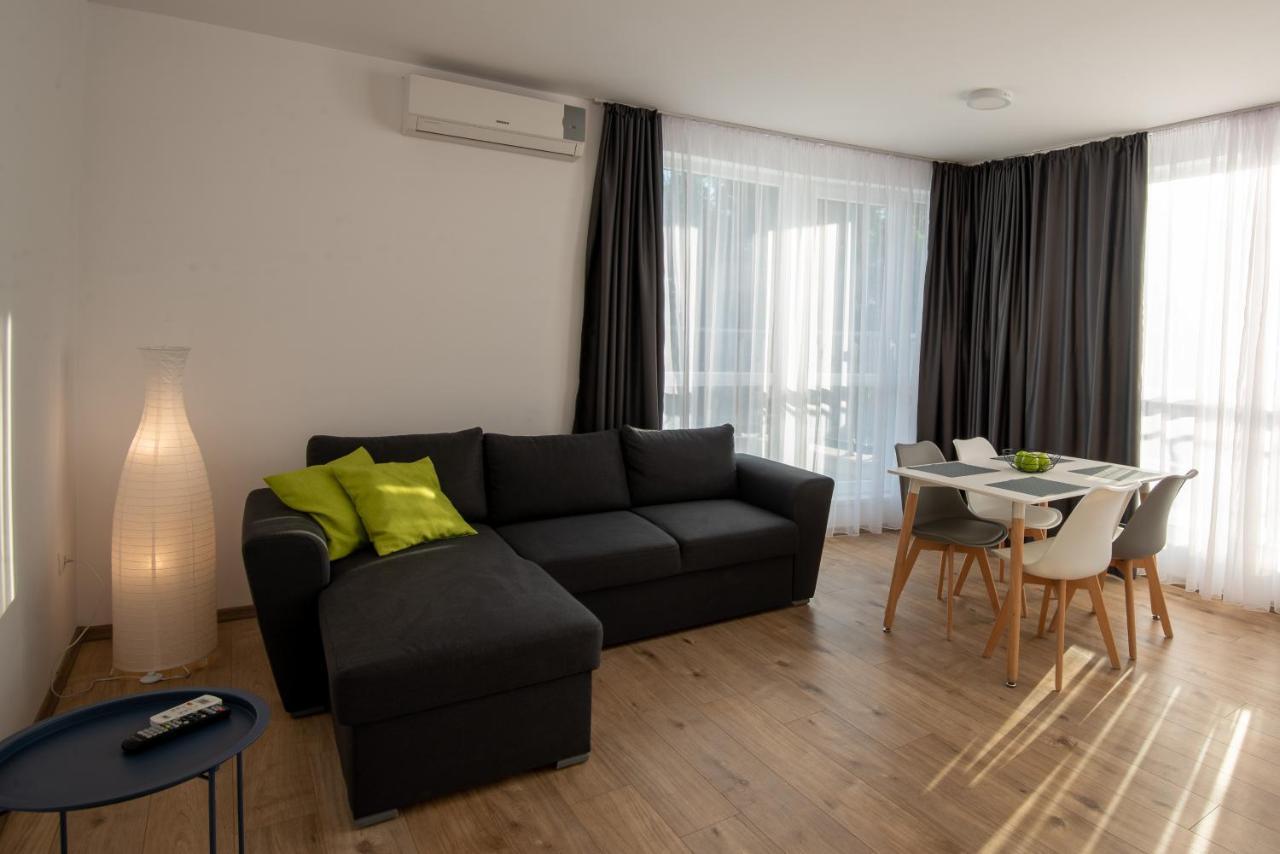 Aparthotel Primorsko Exteriör bild