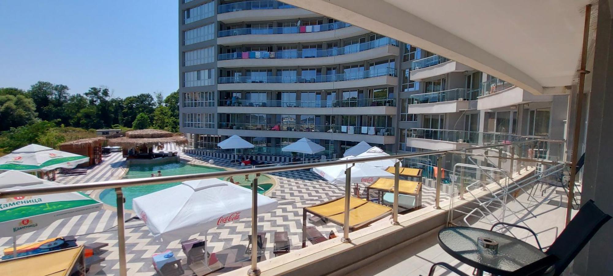 Aparthotel Primorsko Exteriör bild